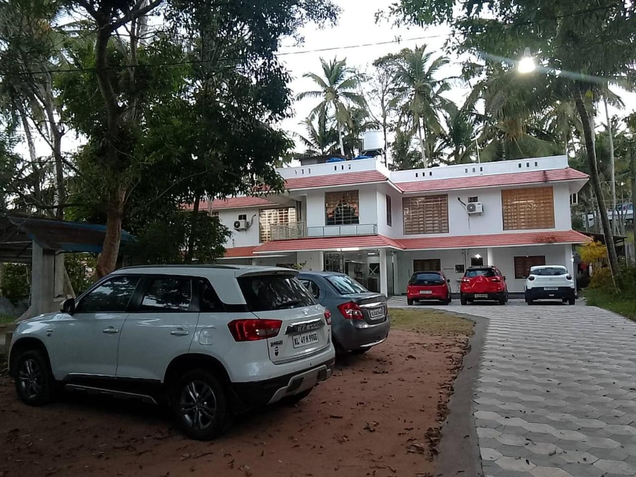 Somatheertham Resort Thiruvananthapuram Bagian luar foto