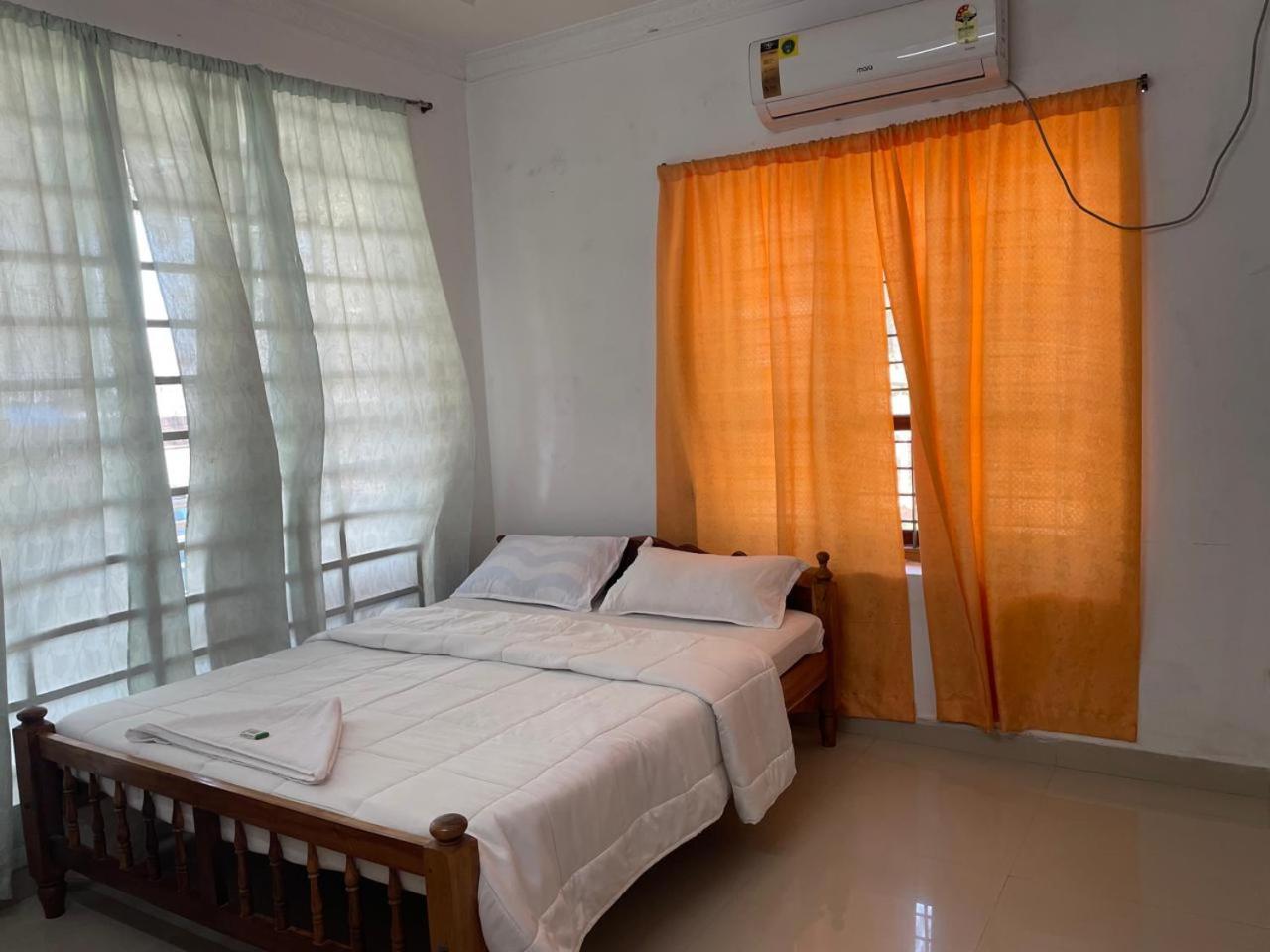 Somatheertham Resort Thiruvananthapuram Ruang foto