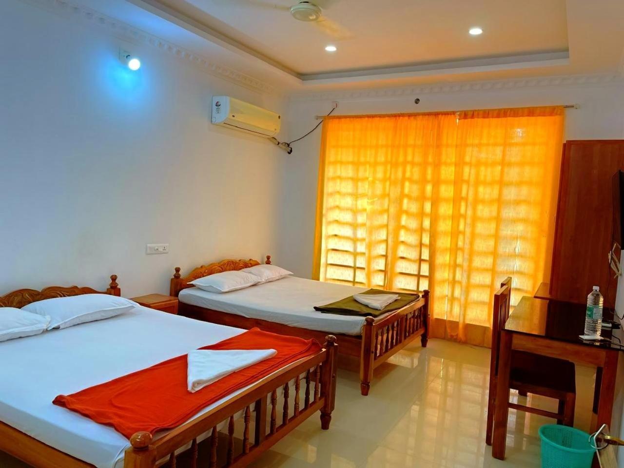 Somatheertham Resort Thiruvananthapuram Ruang foto
